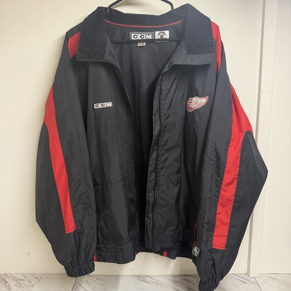 CCM NHL Detroit Red Wings Full Zip Windbreaker Men's Medium Vented No Zipper